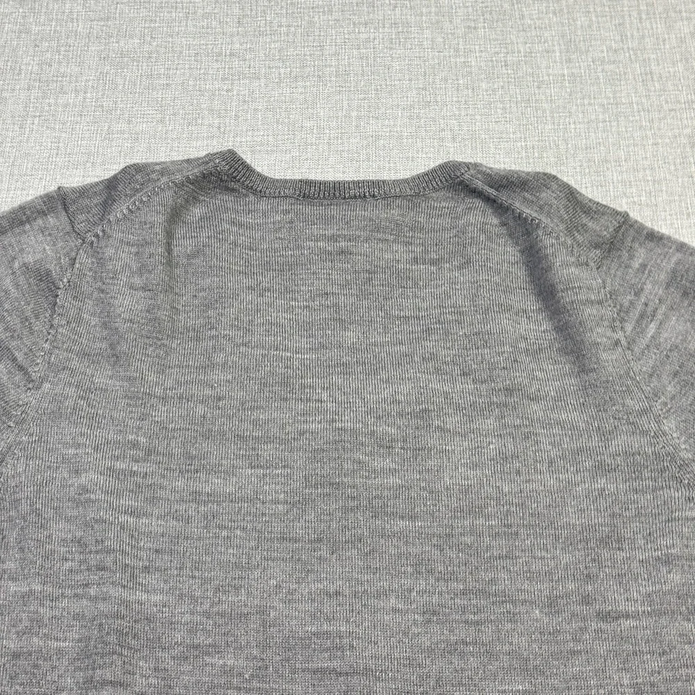 Nike Golf Wool Blend Sweater Women's Medium‎ Gray V-Neck Tight-Knit Pullover
